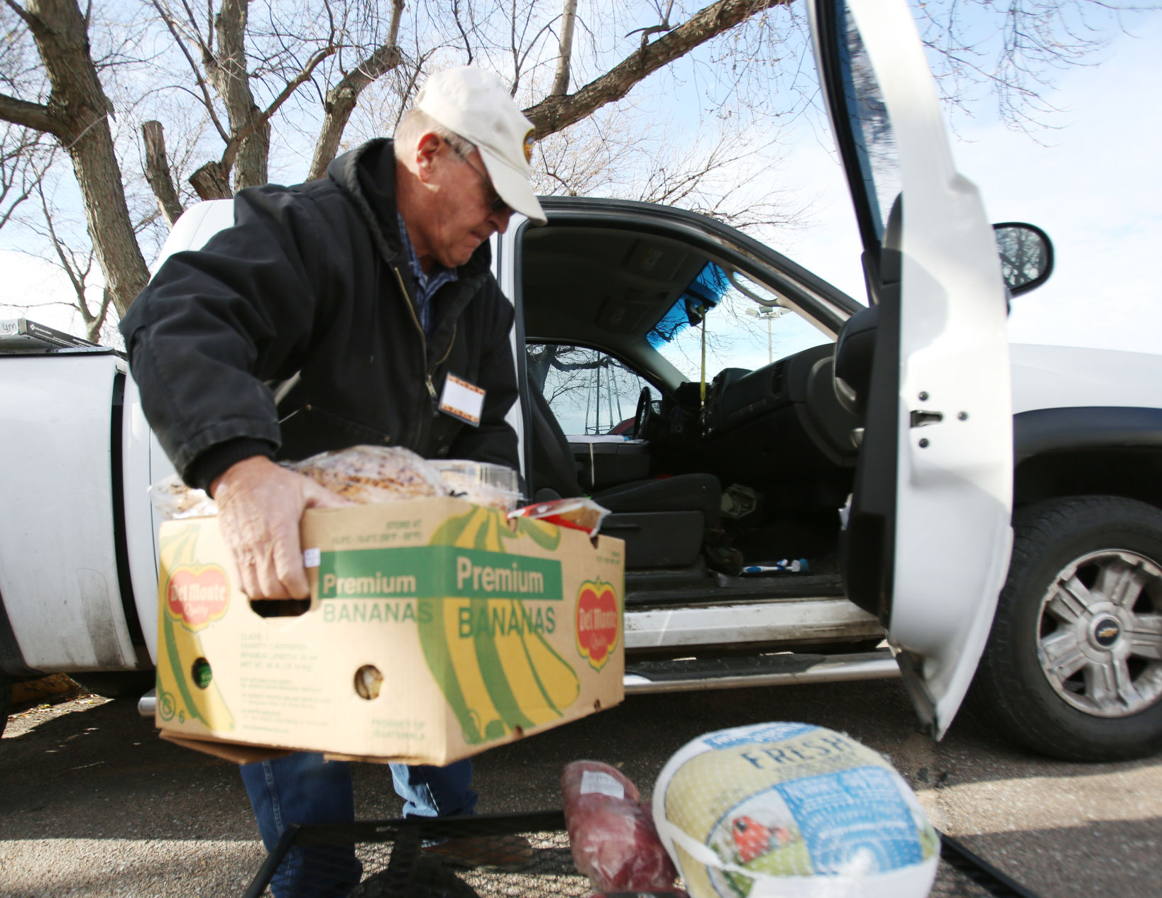 p11-23-19CSSfoodgiveaway3.jpg